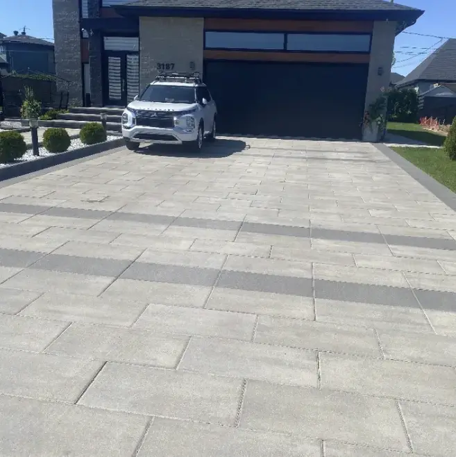 Stationnement en pavé uni – projet d'aménagement extérieur